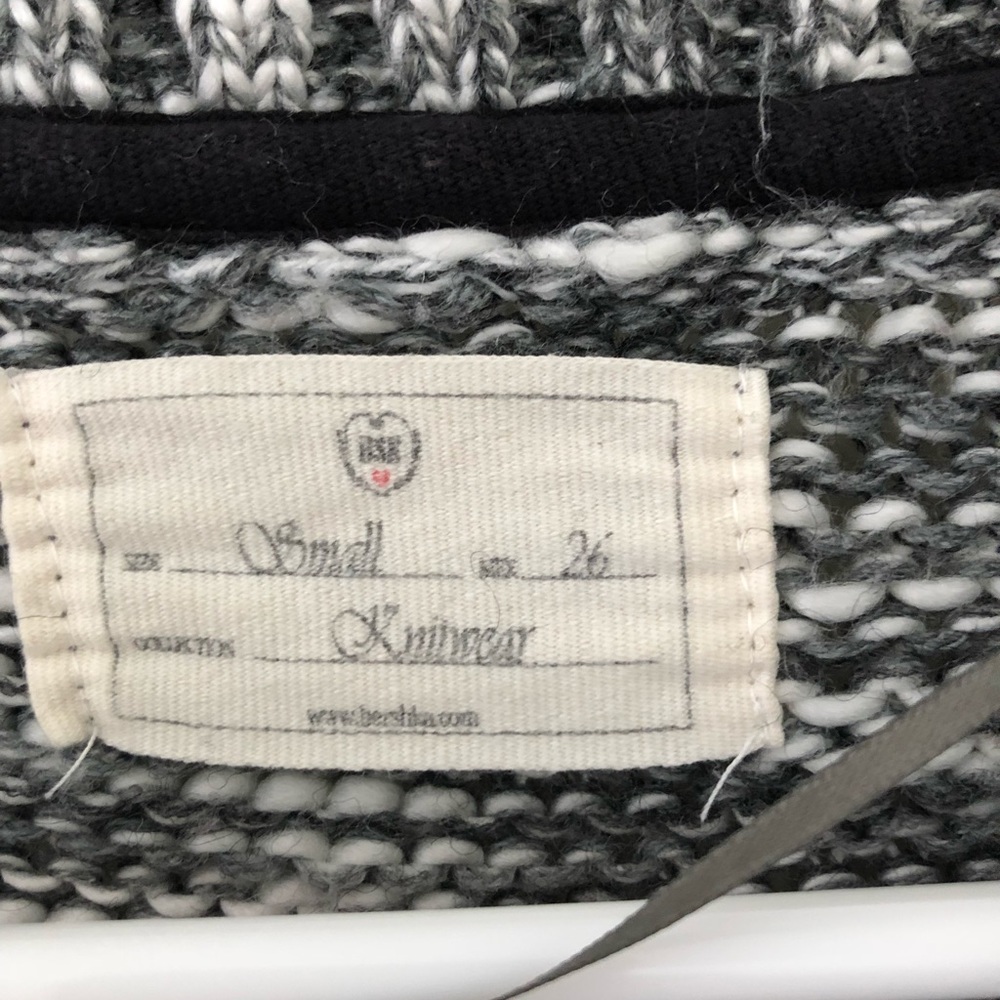 Fox Sweater - Picture 2 of 3